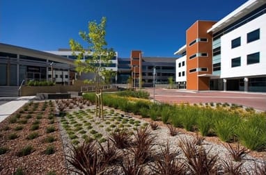 Click to view all images Equinox Building 1 70 Kent Street Deakin ACT 2600 - Image 2