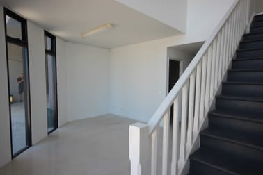 5/8 Centre View Drive Biggera Waters QLD 4216 - Image 3