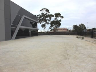 Click to view all images 260 Fairbairn Road Sunshine West VIC 3020 - Image 2