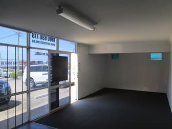 3/109 Beach Road Pialba QLD 4655 - Image 3