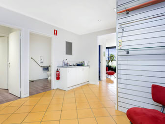 4/2 Torca Terrace Mornington VIC 3931 - Image 3