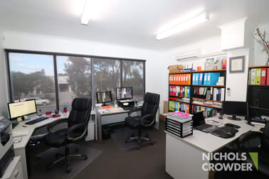 1/8-12 Lieber Grove Carrum Downs VIC 3201 - Image 2