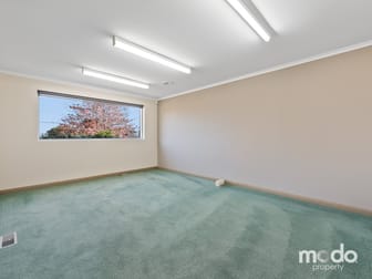 1/3 Ryland Avenue Croydon VIC 3136 - Image 2