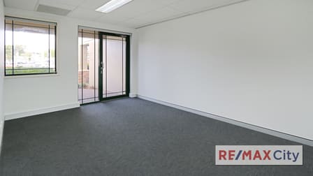 4/481 Logan Road Greenslopes QLD 4120 - Image 1