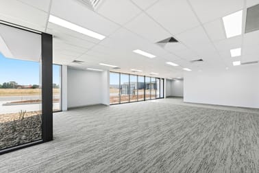 211 Atlantic Drive Keysborough VIC 3173 - Image 3