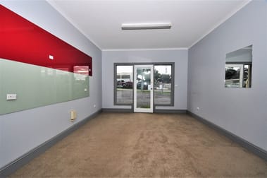 1/11 Baldock Court Eaglehawk VIC 3556 - Image 3