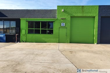 5 Cooper Court Cranbourne VIC 3977 - Image 2