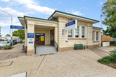 2/155 Bay Terrace Wynnum QLD 4178 - Image 1