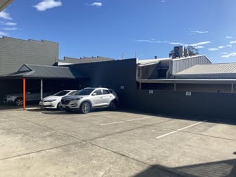 oak ave Miami QLD 4220 - Image 2