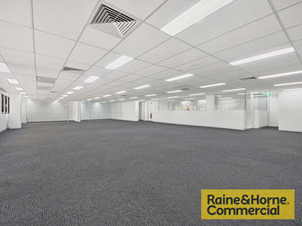 C/15 Mayneview Street Milton QLD 4064 - Image 3