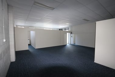 2/63 West Burleigh Road Burleigh Heads QLD 4220 - Image 2