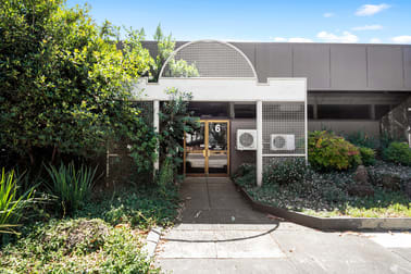 6 Holly Drive Dingley Village VIC 3172 - Image 2