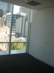 504/2 Queen Street Melbourne VIC 3000 - Image 2