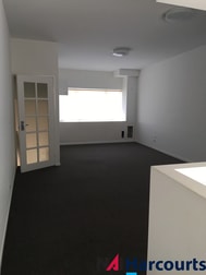 7/32 Ereton Drive Arundel QLD 4214 - Image 2