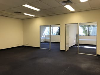 2B/109 Upton Street Bundall QLD 4217 - Image 2