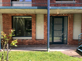 3/11 Beach Street Port Melbourne VIC 3207 - Image 2