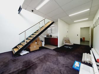 2/9 Woolboard Road Port Melbourne VIC 3207 - Image 2