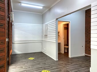 2/182 Main Street Bairnsdale VIC 3875 - Image 3
