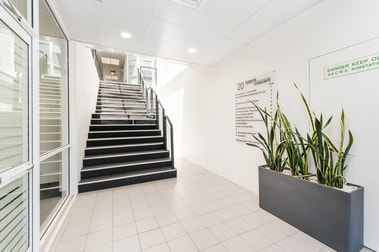 1/18 Kearns Crescent Ardross WA 6153 - Image 2