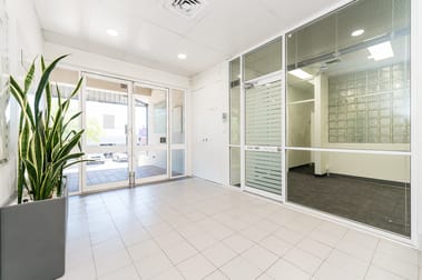 1/20 Kearns Crescent Ardross WA 6153 - Image 3
