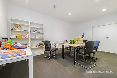 15 Meriton Place Clayton South VIC 3169 - Image 3