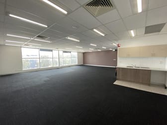 Unit 3/Unit 3, 77 Salmon Street Port Melbourne VIC 3207 - Image 3