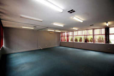 2/14 Railway Crescent Croydon VIC 3136 - Image 2
