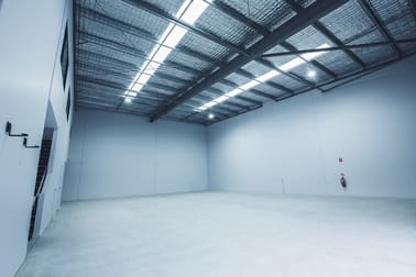 8/8 Distribution Court Arundel QLD 4214 - Image 3