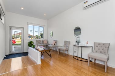 Click to view all images 1/8 Carson Street Reservoir VIC 3073 - Image 3
