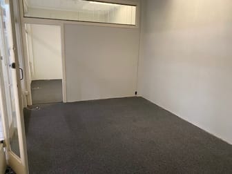 4/135 Bay Terrace Wynnum QLD 4178 - Image 2