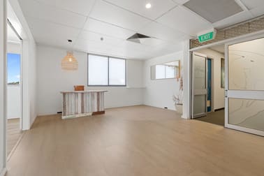 6/182 Bay Terrace Wynnum QLD 4178 - Image 2