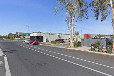 WHOLE OF PROPERTY/2/122 Campbell Street Rockhampton City QLD 4700 - Image 2