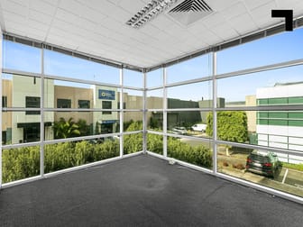 18/3 Westside Avenue Port Melbourne VIC 3207 - Image 2
