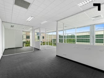 18/3 Westside Avenue Port Melbourne VIC 3207 - Image 3