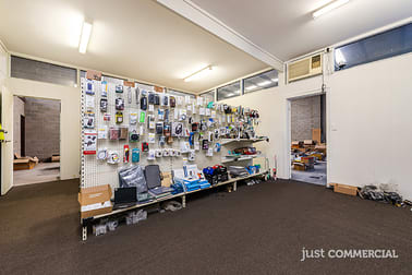 1/96 Levanswell Road Moorabbin VIC 3189 - Image 3