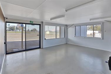 46 Parkes Rd Forbes NSW 2871 - Image 3