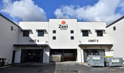 Unit 4 of 5 MERINO ENTRANCE Cockburn Central WA 6164 - Image 1