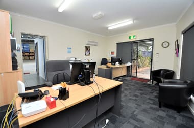 28 Ironstone Road Epsom VIC 3551 - Image 2