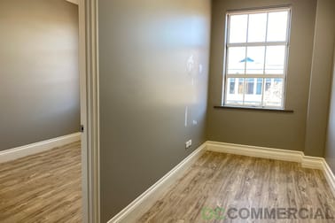 4/206 Margaret Street Toowoomba City QLD 4350 - Image 3