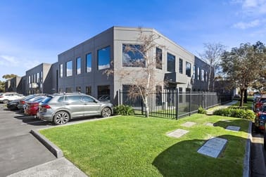 Unit 8/Unit 8, 273 Williamstown Road Port Melbourne VIC 3207 - Image 2