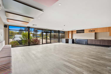 2/18 Thompson Road North Geelong VIC 3215 - Image 2