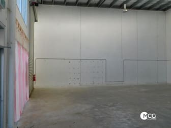 2/39 Eucumbene Drive Ravenhall VIC 3023 - Image 3