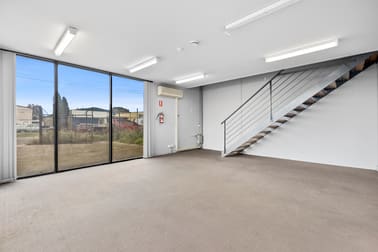 18 Foch Street North Shore VIC 3214 - Image 2