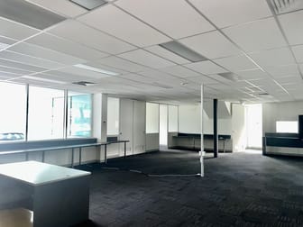 15/21 Sabre Drive Port Melbourne VIC 3207 - Image 2