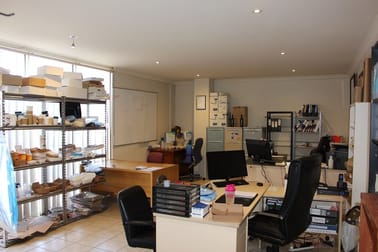 Unit 2/262 Wolseley Place Thomastown VIC 3074 - Image 2