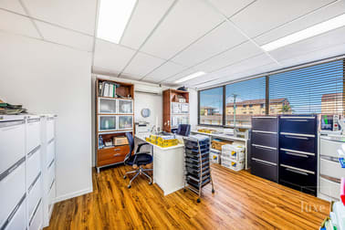 Click to view all images 4/167-171 Brisbane Road Mooloolaba QLD 4557 - Image 1