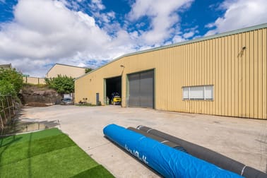 Unit 2/, 15-17 Ern Harley Drive Burleigh Heads QLD 4220 - Image 2