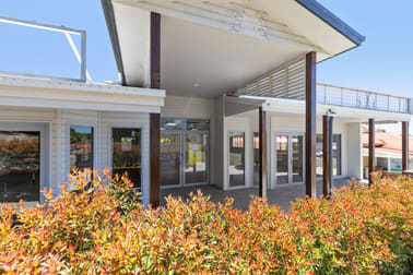 74 Maple Street Maleny QLD 4552 - Image 2