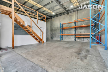 Click to view all images 2/9 Lindaway Place Tullamarine VIC 3043 - Image 3