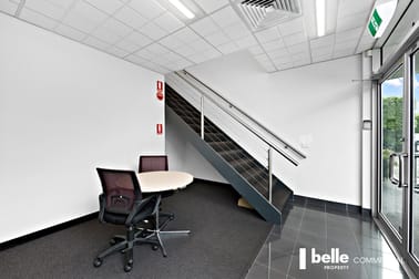4/3 Westside Avenue Port Melbourne VIC 3207 - Image 2
